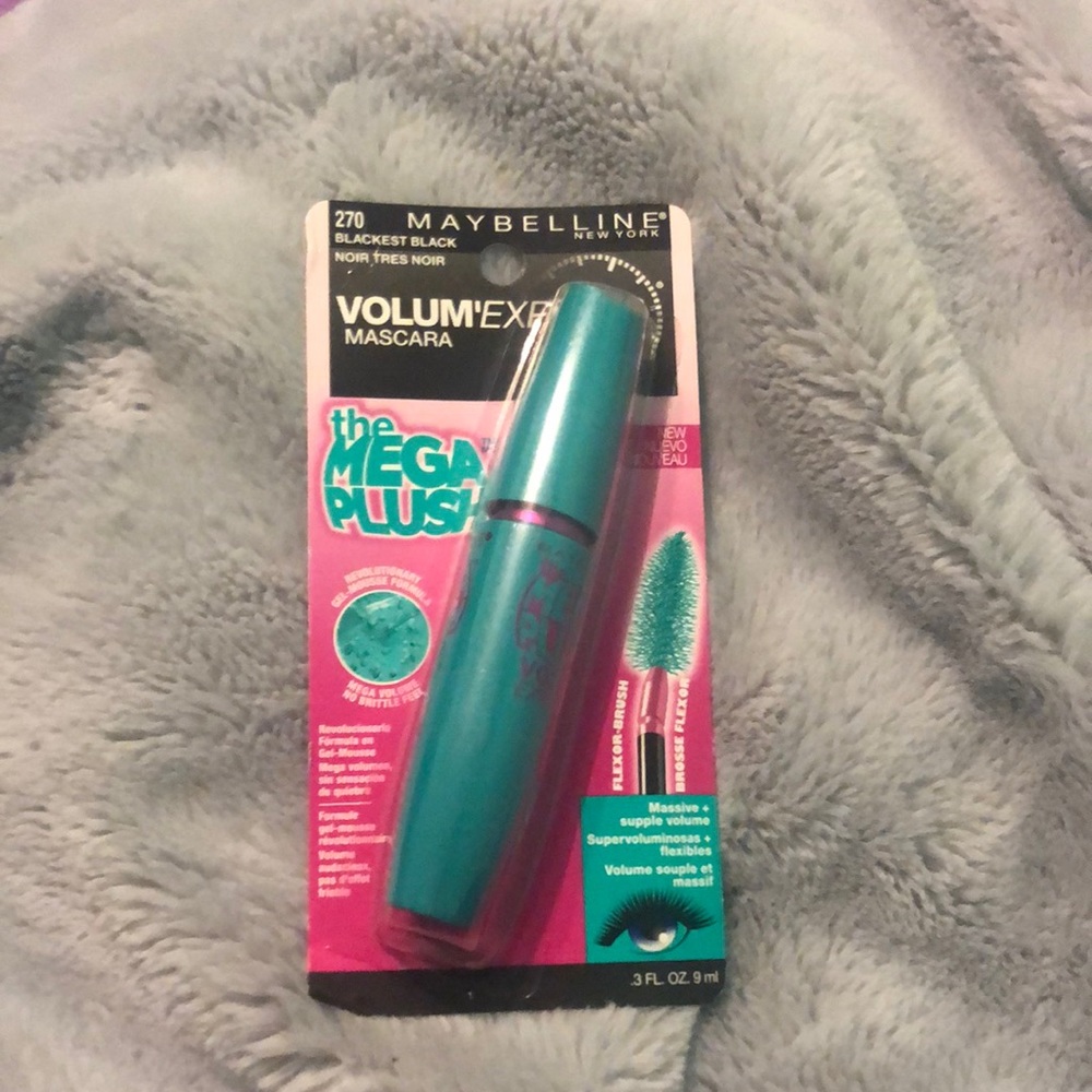 Maybelline mega plush mascara
